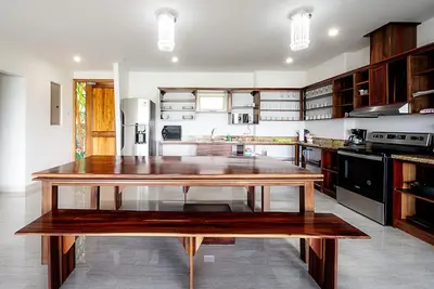 Image de Spacious 3-bedroom condo in wonderful Lake Arenal with WiFi, Ac, swimming pool.