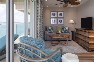 Image de Lux Gulf View Suite! Pool, Marina Access, Walk to Dining Spots & Museums!
