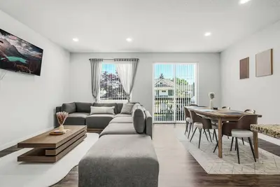 Image de New Stunning 3bdrm Family Home In Downtown W/ AirHockey