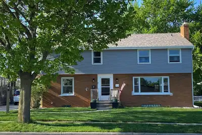 Image de 5 Bedroom 4 Bathroom house 30 minutes from Eaa!