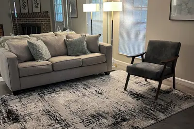 Image de The Crest, a cozy 2-bedroom condo for your family to enjoy.