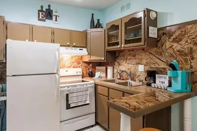 Image de Cocoa Beach Condo - Steps to the Beach
