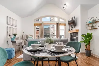 Image de Rocky Mountain Oasis-Mountain View!