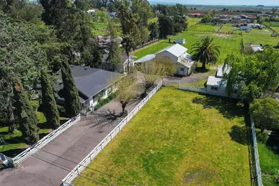 Image de Winemakers Vineyard Farm House