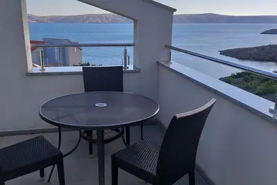 Image de Appartement de deux chambres avec le balcon et la vue sur le mer Ribarica, Karlobag (A-24233-e)