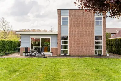 Image de Belle maison de vacances à Zeewolde avec piscine