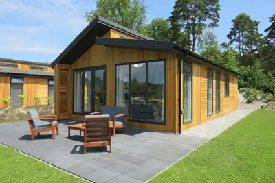 Image de Chalet moderne avec lave-vaisselle