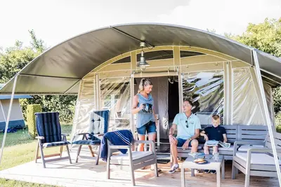 Image de Joli tente sur un terrain de camping