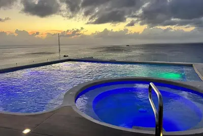 Image de Modern studio in a beachfront building