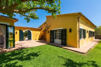 Image de Maison de campagne près de la plage de Cala Petita
