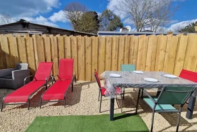 Image de Maison proche plage – Wi-Fi & animaux bienvenus