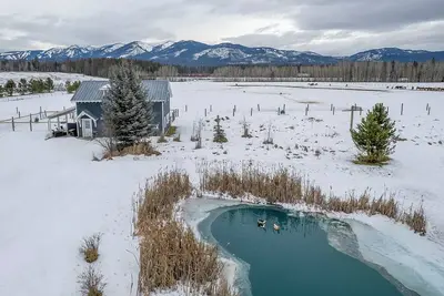 Image de Cozy Winter Cottage, Horse Property, Whitefish Mountain Minutes Away!