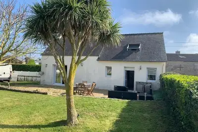 Image de Maison bord de mer avec jardin, Ă 5 mn Ă pieds de la plage et 2. 5km de Plougoulm