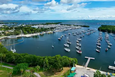 Image de 1 Bedroom Condo: Pool & Bayfront Access