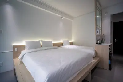 Image de Chic Studio for 3 Guests with Private Balcony, Fast WiFi in vibrant Hồ Chí Minh