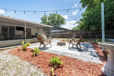 Image de Chic 3br Lakeland Home, Fenced Yard, Sleeps 11