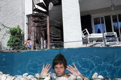 Image de Maison tout confort avec piscine privée et vue mer à 180°