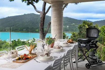 Image de Stunning Modern 2-Bedroom Apartment with Coral Sea Views