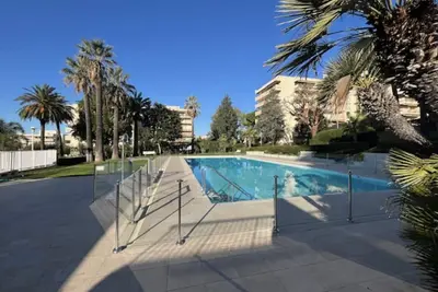 Image de Pour vacances de rêves! à 2 pas des plages et du centre, piscines, tennis, parc…
