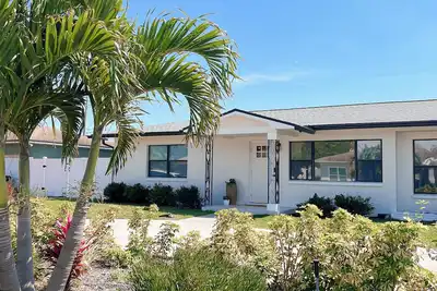 Image de Family-Friendly 2br Home in St. Petersburg – WiFi, Ac & Great Location!