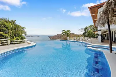 Image de Oceanview Retreat w/ Private Infinity Pool