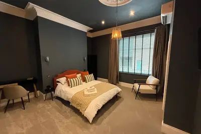 Image de Akroyd House - The Piece Hall Room, A brand new stunning guest house, town centre location with park