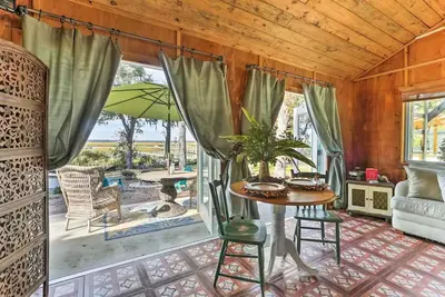 Image de Charming 1-bedroom chalet, Outdoor Shower Too! Near Savannah