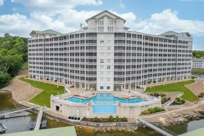 Image de 2110 Towers Beautiful Condo! Quiet! Elevators, indoor/outdoor pools. Free Wifi
