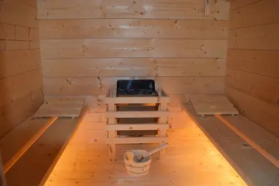 Image de Chalet de Lormay, charme et authenticité, grenier-sauna extérieur