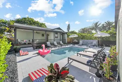 Image de New Reno! Sleeps 14 + Heated Pool + 5 min to downtown!