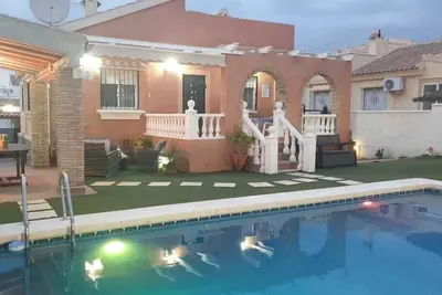 Image de 2 Bed Heated Pool/In home gym South of Spain Beautiful!