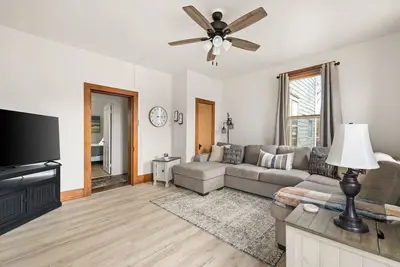 Image de Charming 2-bedroom duplex on 1st floor in brilliant Muncy with Ac window units