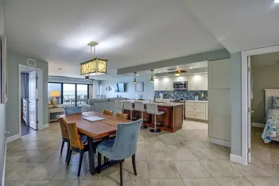 Image de Coastal Elegance and Stylish 2bedroom/2bath Oceanfront Condo