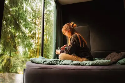 Image de LakeWood. Hidden Mirror Retreat in wild Forest. Premium-designed cabin whit WiFi
