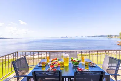 Image de The Pelicans 6, 53 Soldiers Point Rd - stunning waterfront unit