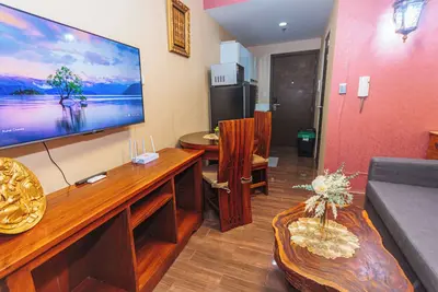 Cloud Nine Makati Air Stylish Condo Pool Gym, Netflix & Fast Wi-Fi 300 Mb 1703