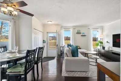 Image de Home Away From Home » Pet Friendly » Work Space