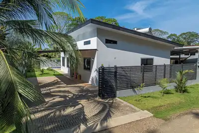 Image de Walk to Beach! New Villa Only 4 Mins Away! 3 Bed 3 Bath, Marino Ballena Park!