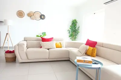 Image de Red Velvet | Spacious & Bright Villa 800m Beach