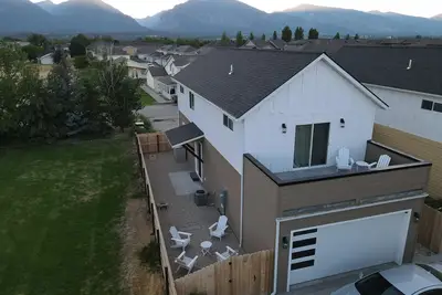 Image de 3 bed/2 bath Home with stunning mountain views, 1 mile from downtown.