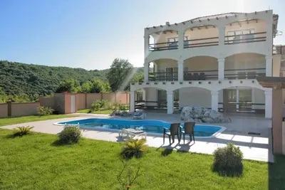 Image de Relaxing Herceg Novi Oasis with Shared Pool and Sauna - One Bedroom Apartment Lemon 2