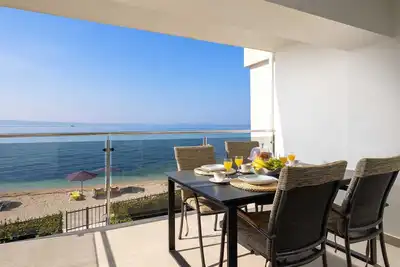 Image de Seaside Luxury Apartment Tanita