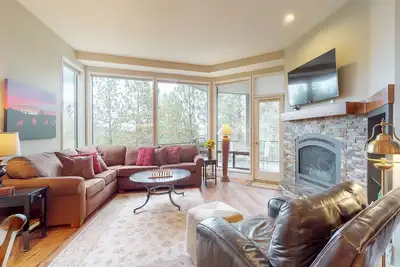 Image de Comfortable and cozy side-by-side condos w/ private hot tub & great location