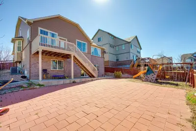 Image de Hike, Explore & More: Aurora Retreat w/ Yard