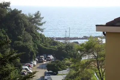 Image de Apartment sleeps 6, 5 minutes from the sea, suitable for families and singles. . .