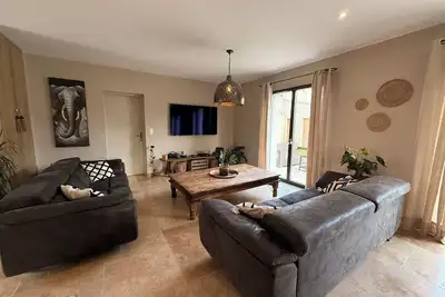 Image de Maison a Molleges pour 8 personnes