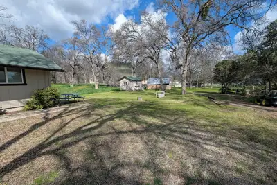 Image de Charming lodge with Ac and WiFi in adorable Yokuts Valley