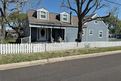 Image de Captain Vic's a historic home 3 blks from the beach and 2 blks from Downtown