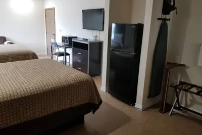 Image de Comfortable Non-Smoking Room with 2 Queen Beds for a Relaxing Stay