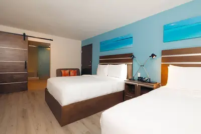 Image de The Cove Hotel | 2 Queen Queen Suites w/ Firepit, Lounge & Gym Access